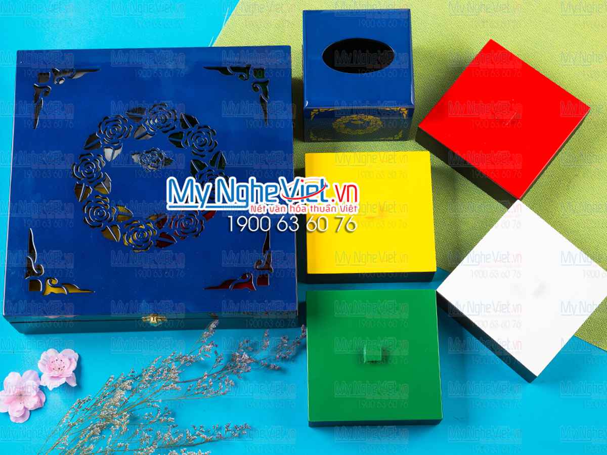 Bộ hộp đựng bánh trung thu 4 bánh + hộp khăn giấy vuông khắc hoa hồng xanh MNV-QT005