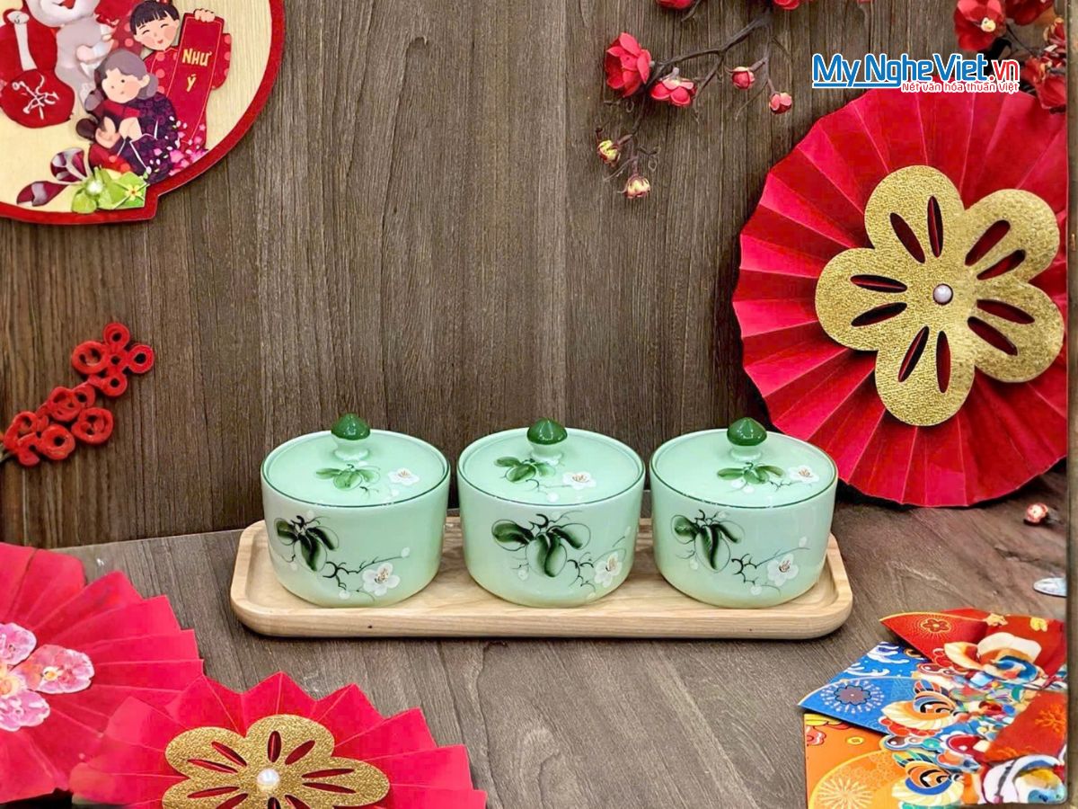 Bộ Bình Trà Và Bộ 3 Hũ Mứt Tết Gốm Bát Tràng Men Xanh
