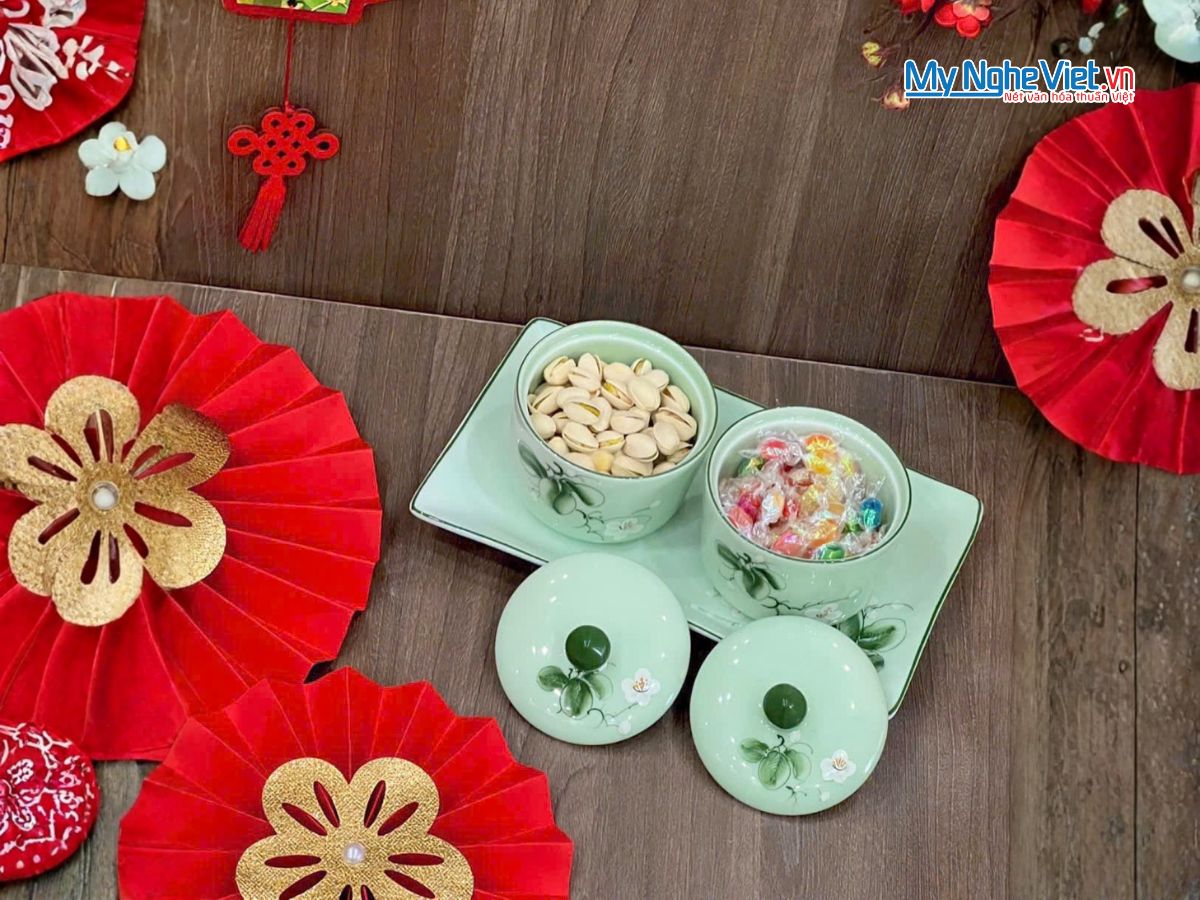 Bộ Bình Trà Và Bộ 2 Hũ Mứt Tết Gốm Bát Tràng Men Xanh