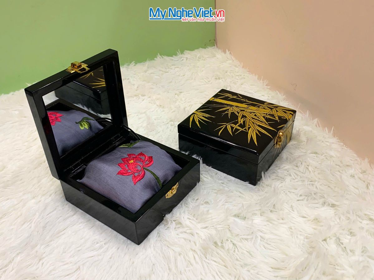 Quà tặng Hộp Sơn Mài Lá Trúc & Khăn Lụa Hà Đông CBMNV-LNL45180/2