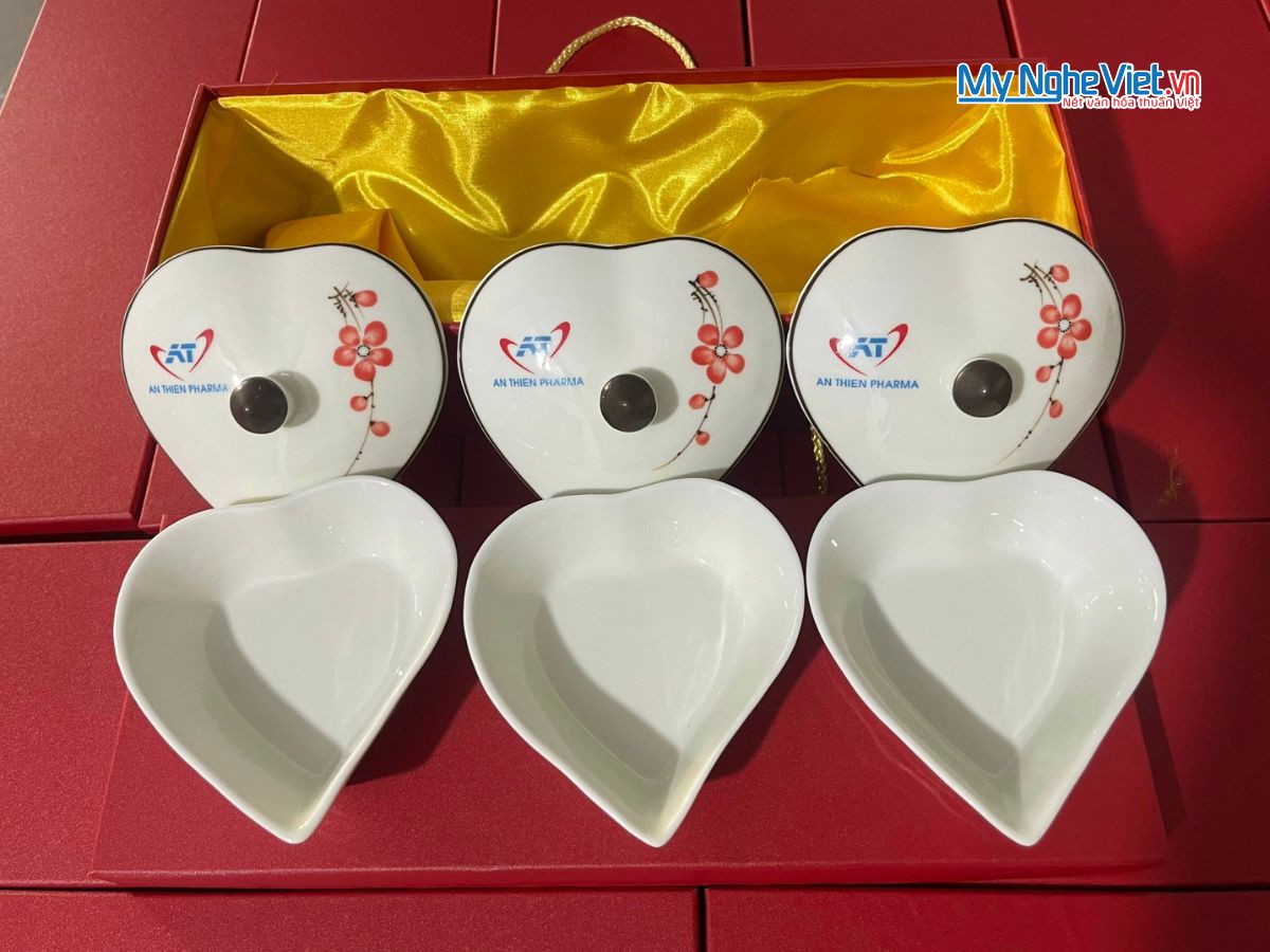 Bộ ba khay mứt gốm hình tym vẽ hoa đào - In logo doanh nghiệp