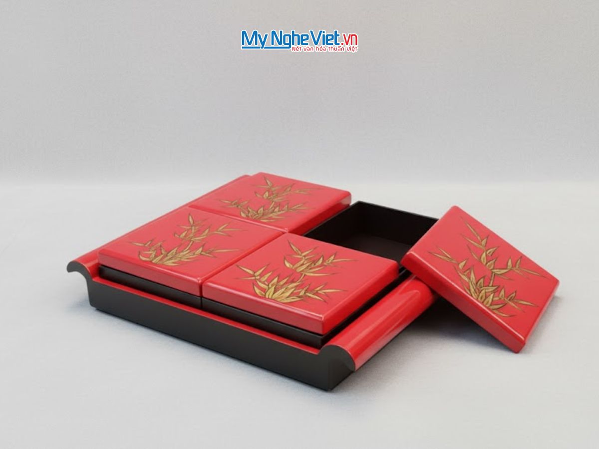 Hộp mứt tết sơn mài tay cầm 4 ngăn khay rời vẽ lá trúc MNV-QT02.1