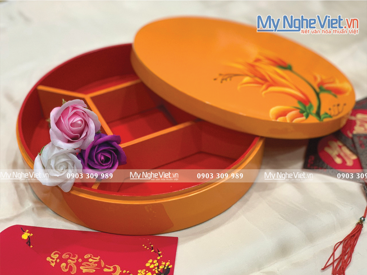 Hộp mứt sơn mài