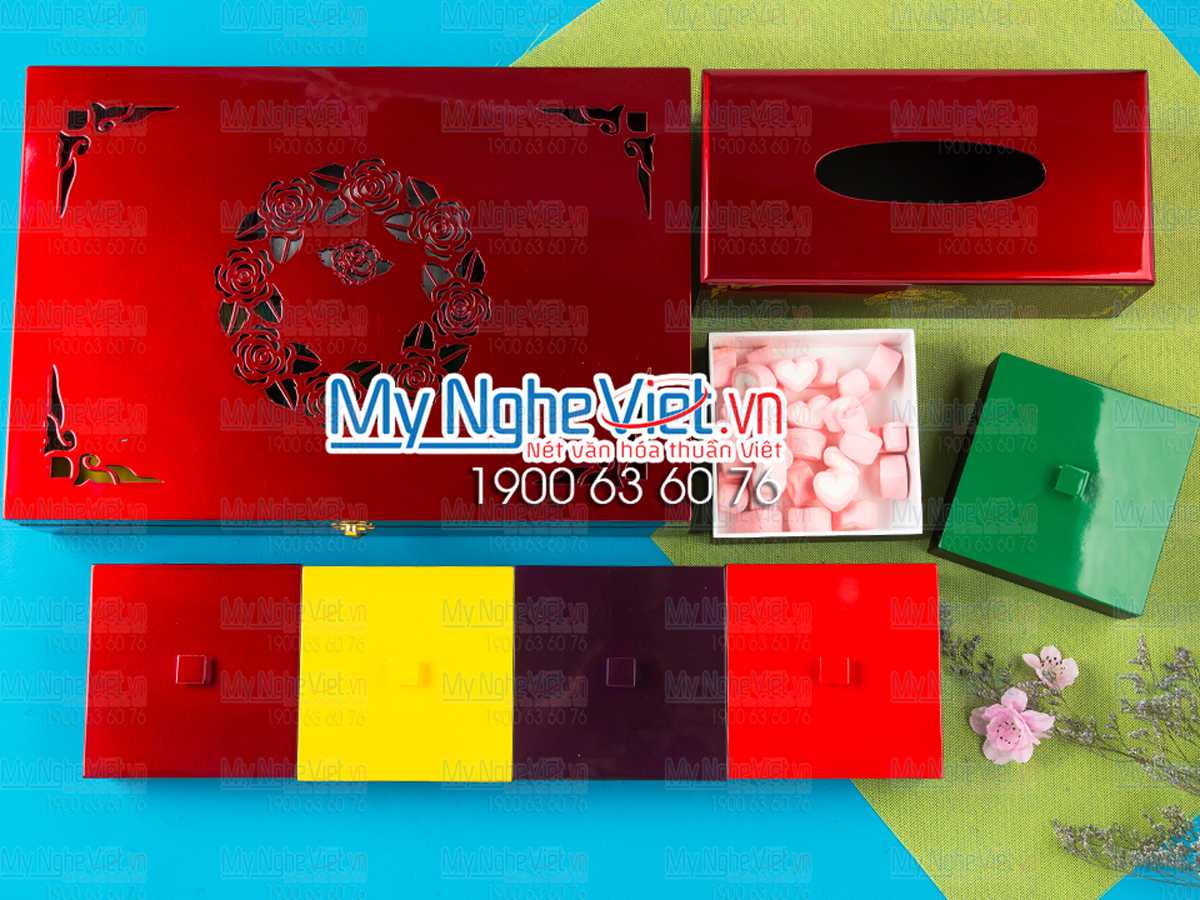 Bộ hộp mứt + hộp khăn giấy chữ nhật khắc hoa hồng đỏ đô MNV-QT007