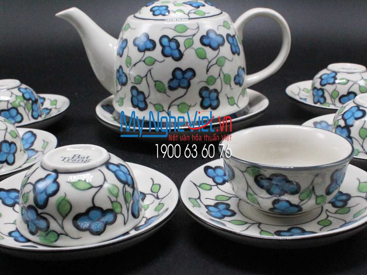 Bộ bình trà men trắng vẽ hoa bốn cánh MNV-TS542