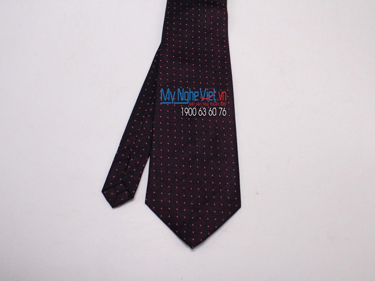 Cravat nền đen chấm bi hồng MNV-CRV26
