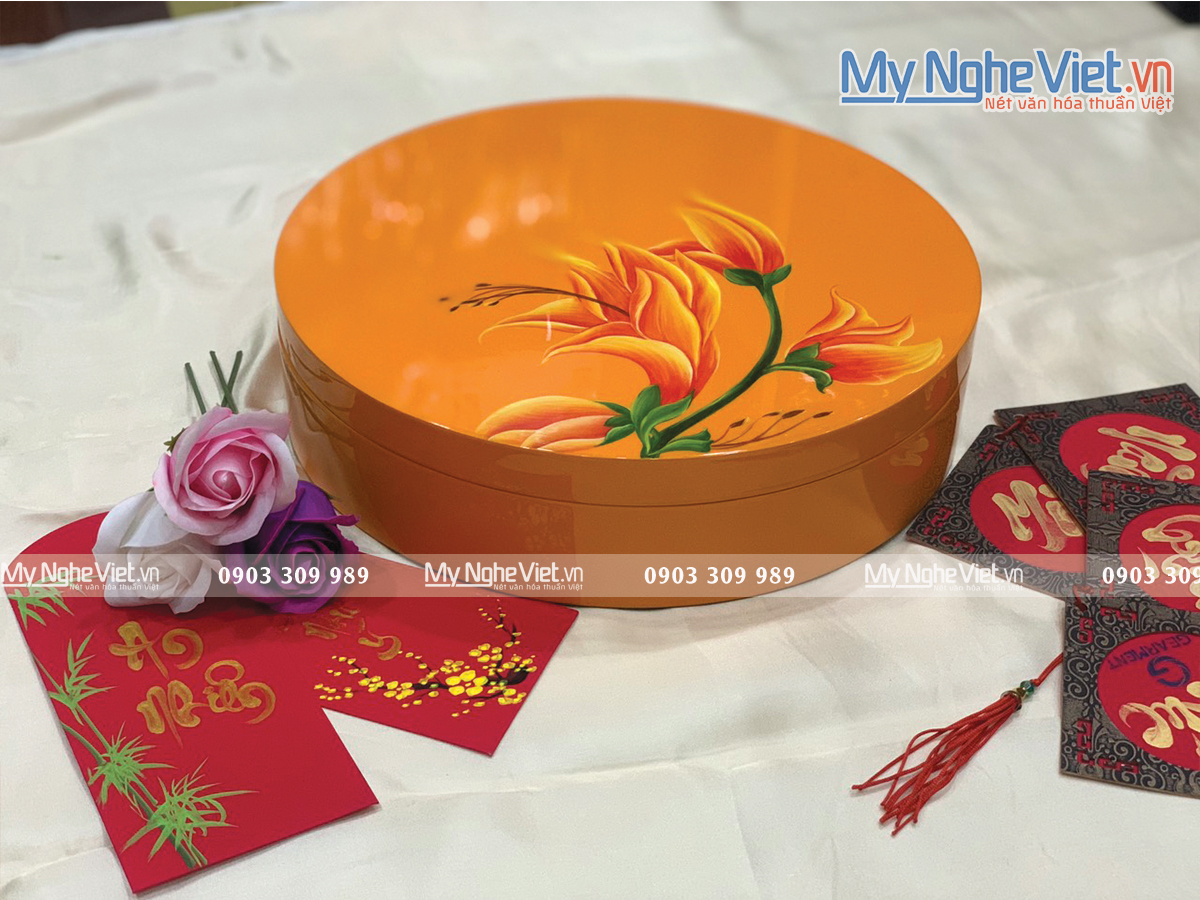 Hộp Mứt Tết Sơn Mài Vẽ Hoa Xuân MNVHM01